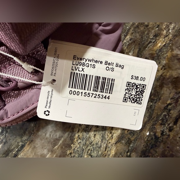 NWT Lululemon Everywhere Belt Bag 1L - Picture 6 of 11